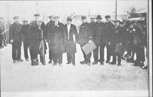 Bestuur IJsbond Medemblik op Oostergracht 1927. Namen: zie boek "Winter in het District Medemblik" door Jan Struik
