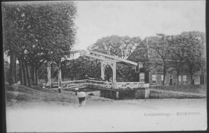 1900
Rechts Hoogesteeg
