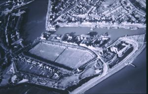 1935
